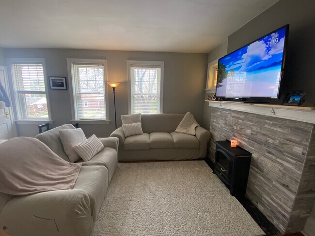 Foto del edificio - 7723 Arthur Ave