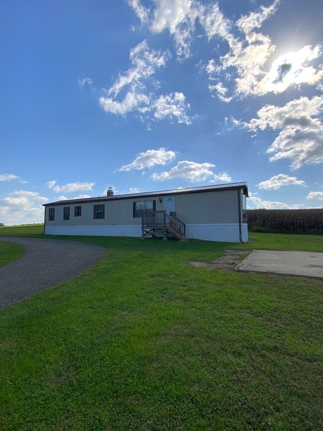 Building Photo - 305-309 Riverview Rd