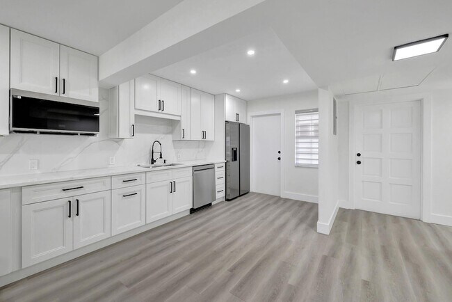 Foto del edificio - 3050 N Palm Aire Dr