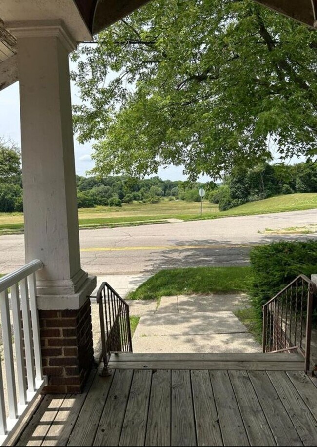 Foto del edificio - 1605 Kearsley Park Blvd