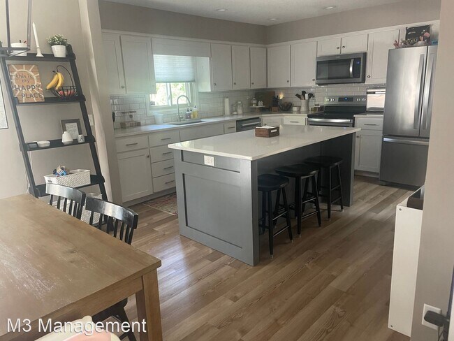 Foto del edificio - 3 br, 3 bath House - 15368 Nicholas Street