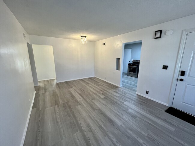 Foto del edificio - 307 S Normandy Dr