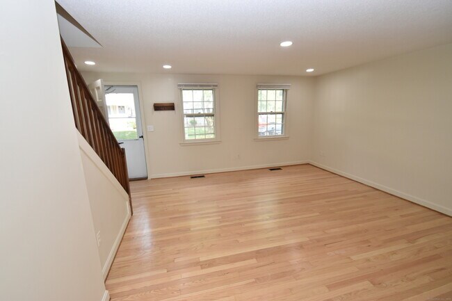 Foto del edificio - 27 Gayfeather Ln