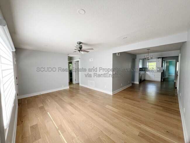 Foto del edificio - 5802 N Park Ave