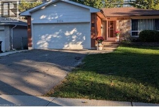 Building Photo - 2034 Waycross Crescent