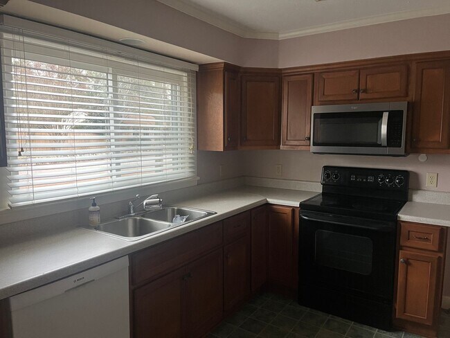 Foto del edificio - 3 Bed, 1 Bath House