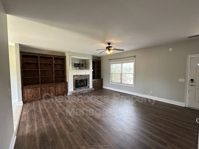 Building Photo - 9936 Falcon Crest Dr