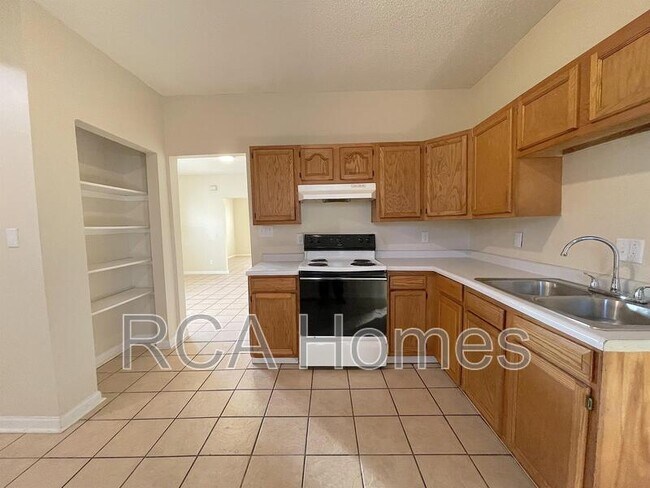 Photo - 421 Leeds Ave House