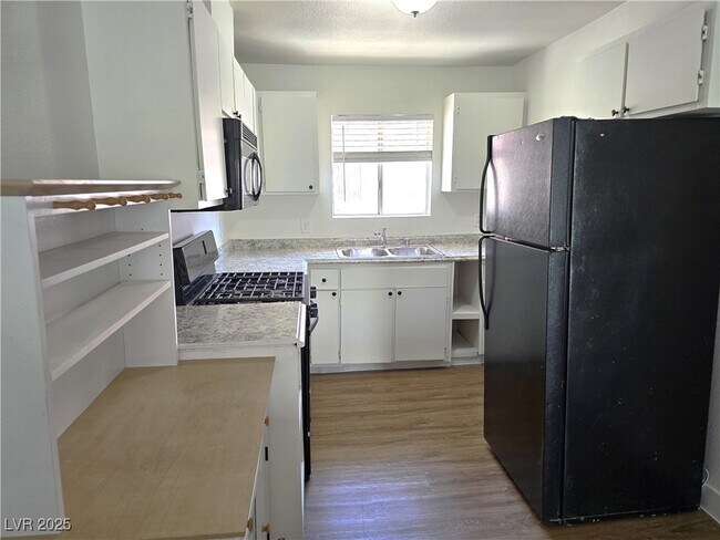 Building Photo - 1708 Cordoba Ln