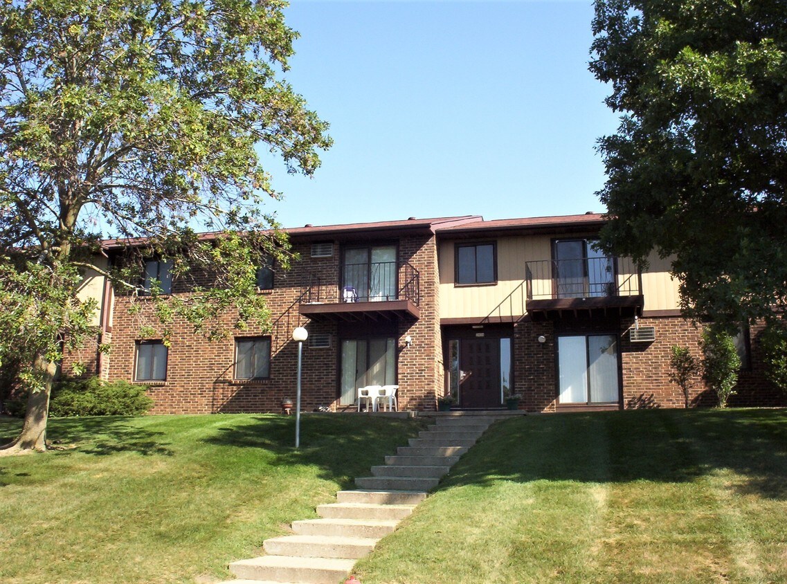 Foto principal - 2424 Chalet Gardens Ct