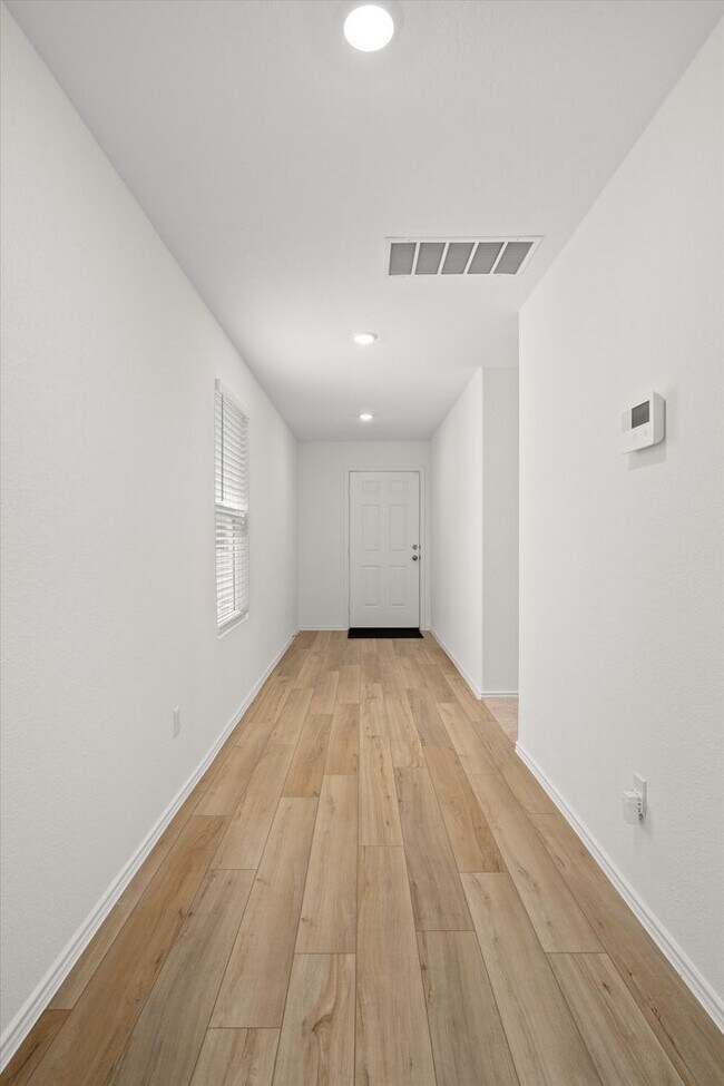 Foto del edificio - Wonderful 3-Bedroom Home Available For Ren...