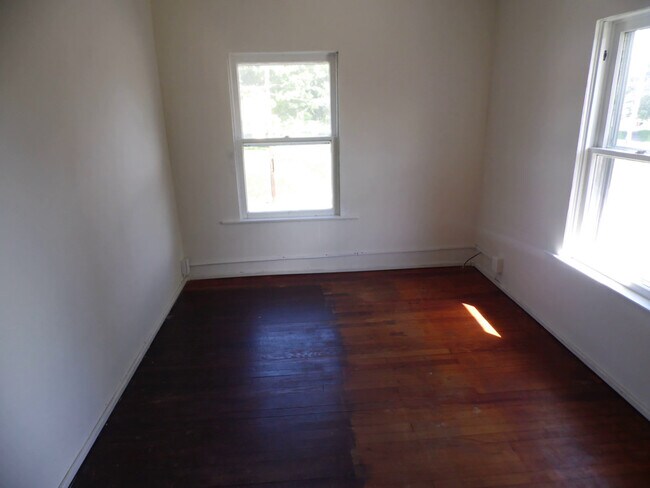 Building Photo - 1247 Selma Rd