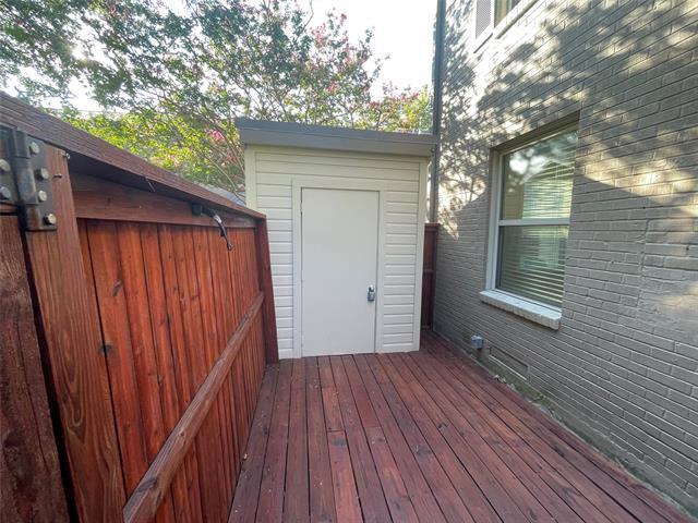 Foto del edificio - 6444 Bordeaux Ave