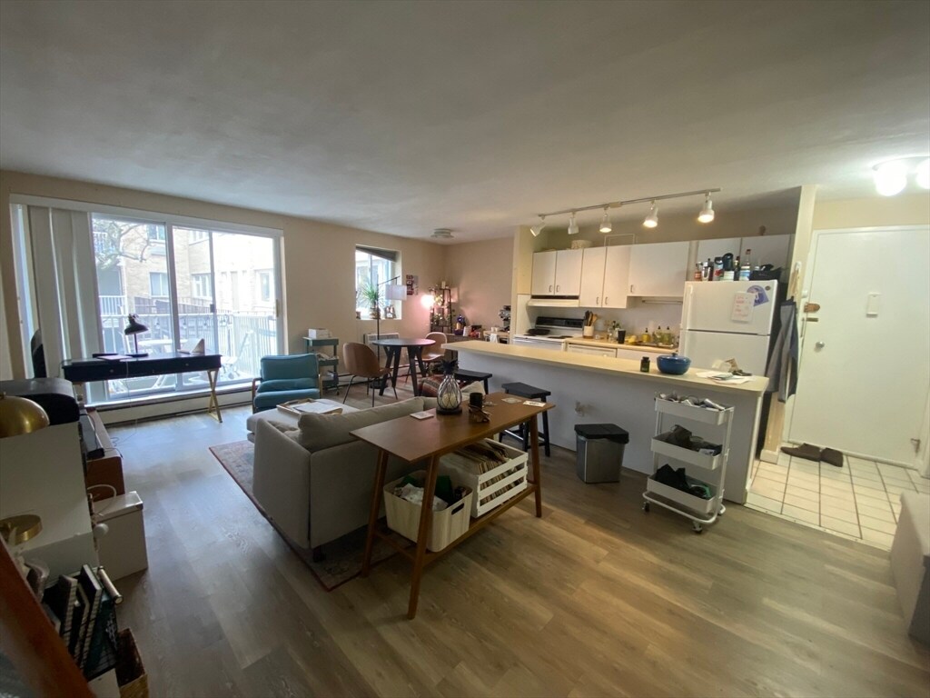 Foto principal - 122 Sewall Ave