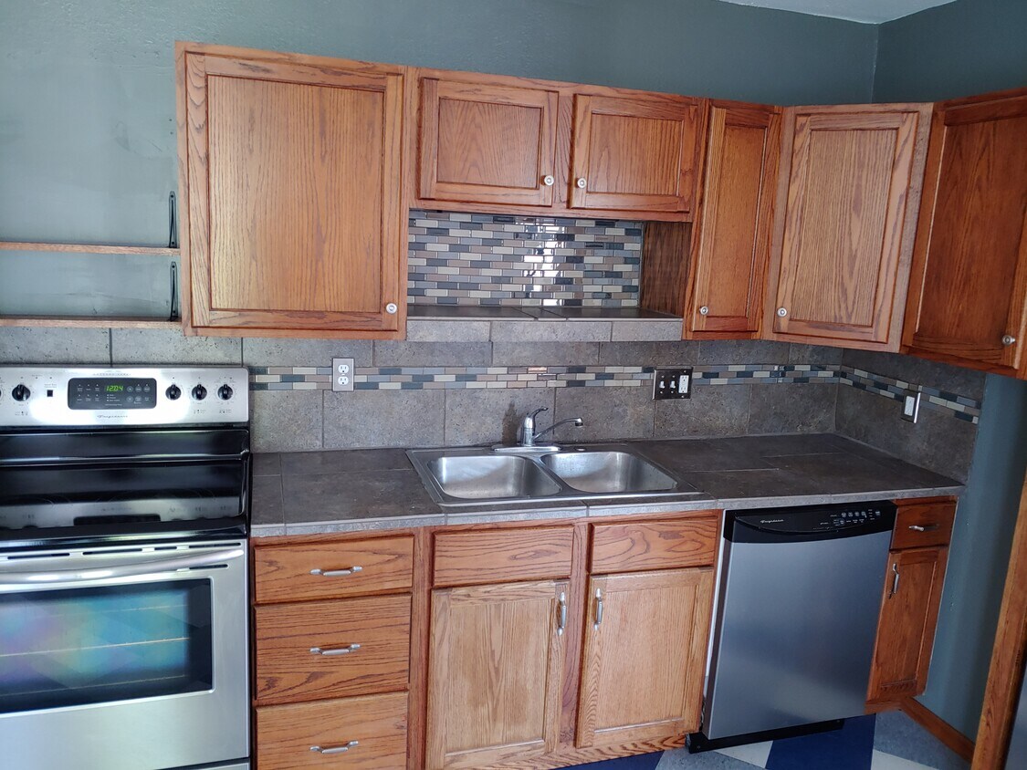 203 Paul Ave N Unit 4, Cologne, MN 55322 Apartments in Cologne, MN