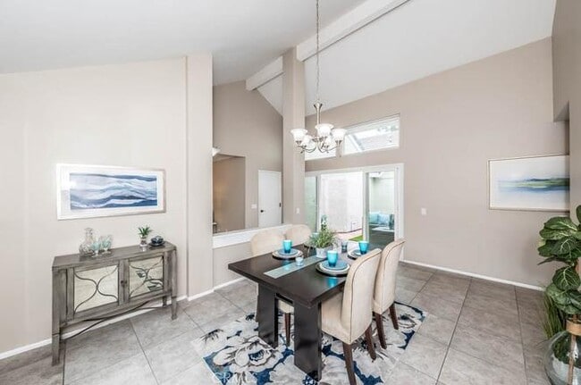 Foto del edificio - 4881 E Fairfield St