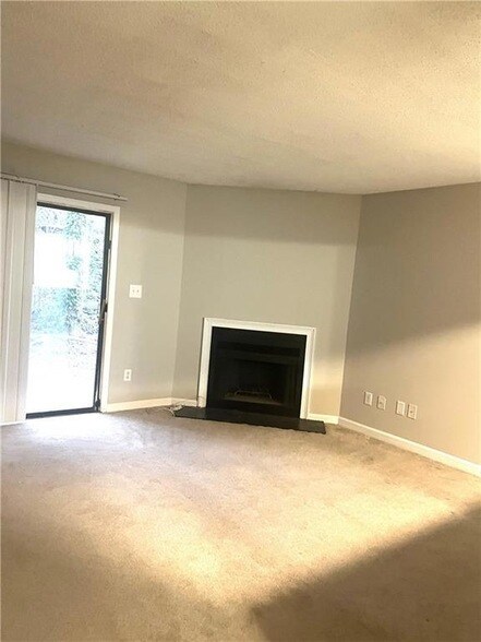 Building Photo - 1570 Oakpoint Dr SW