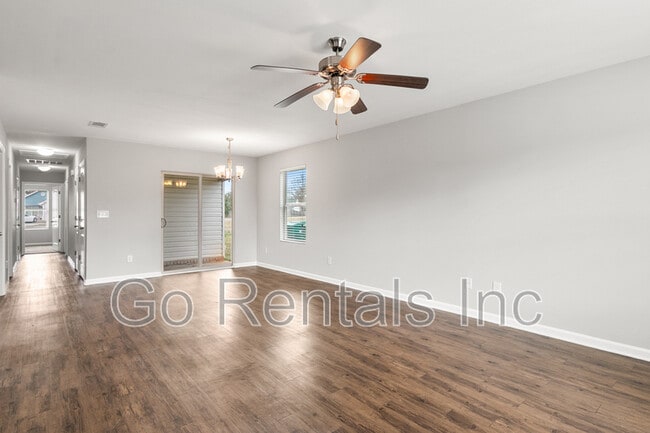 Foto del edificio - 16411 Waterbury Ln