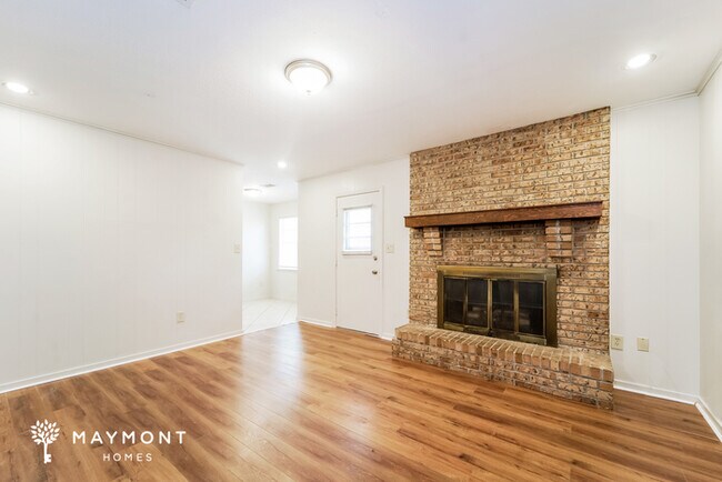 Building Photo - Don't Miss This Jackson 4 Bedroom