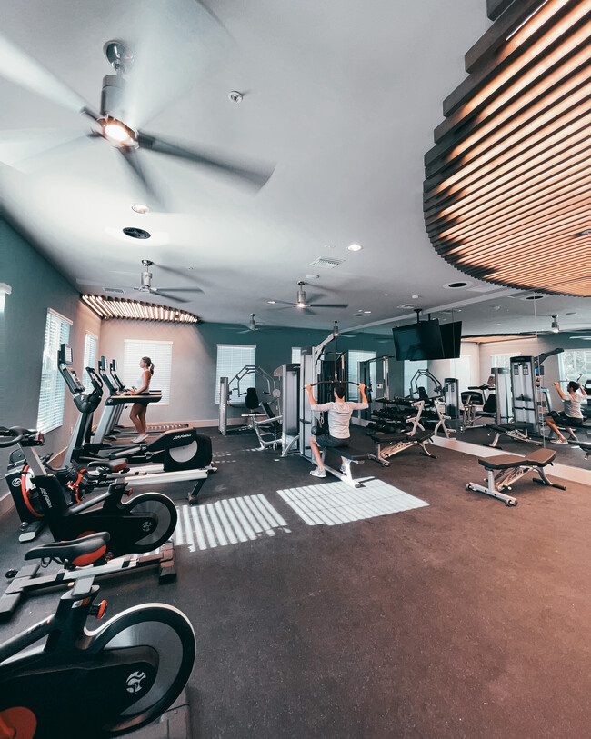 24-HR Fitness Center - Venice Isles Apartments