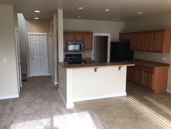 Building Photo - 2534 SW Cascade Mountain Ln