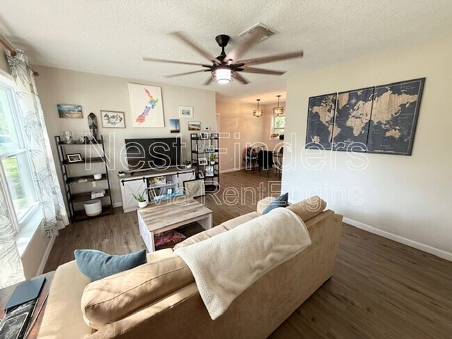 Foto del edificio - 1325 Hibiscus St