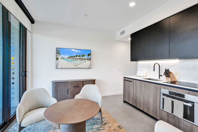 Building Photo - 580 72nd St