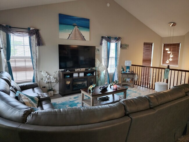 Foto del edificio - 152 Fountain Grass Cir