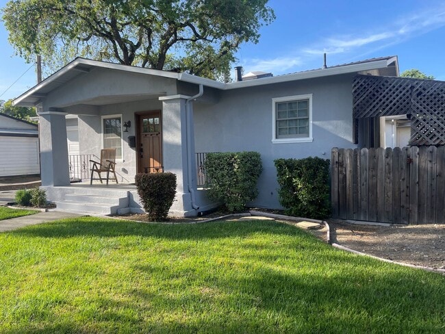 Foto del edificio - 2 Bedrooms, 1 Bathroom Charmer Near Downtown Napa