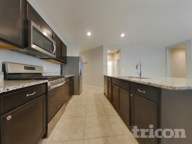 Foto del edificio - 31026 W Earll Dr