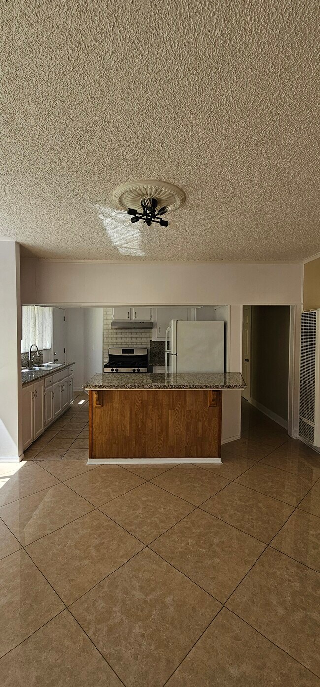 Dining Area - 1269 S Adams St