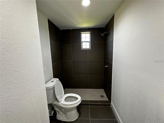 Foto del edificio - 7614 Lavender Ln