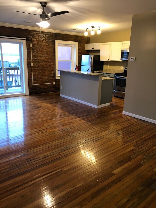 Foto principal - 519 Exchange St