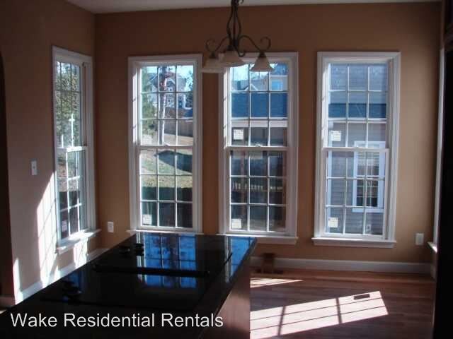 Foto del edificio - 716 Holding Ridge Ct