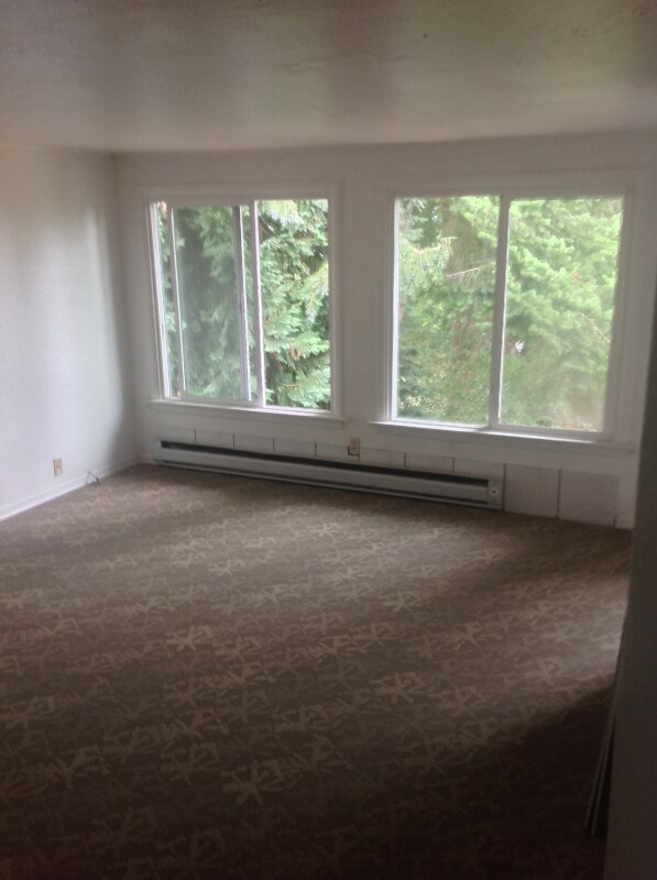 5825 Lombard Ave Unit Apartment 2, Everett, WA 98203 Room for Rent