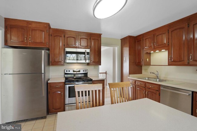 Building Photo - 1068 Carper St