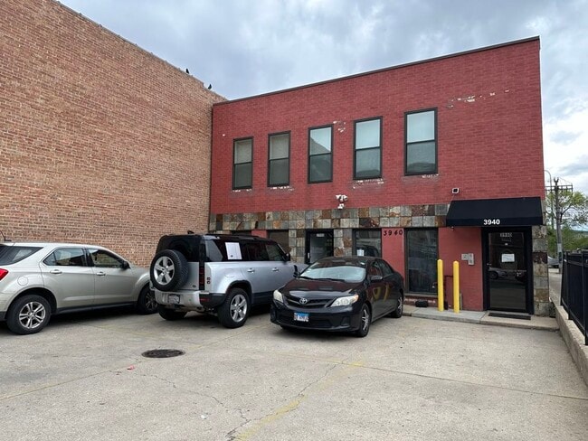 Building Photo - 3940 N Pulaski Rd