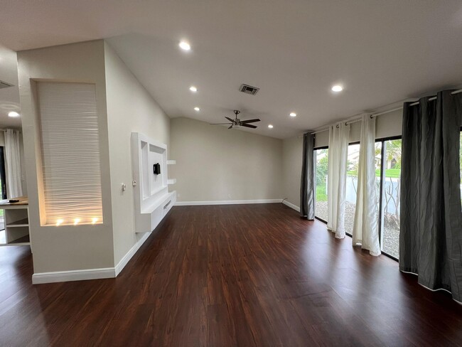 Foto del edificio - 21054 Black Maple Ln