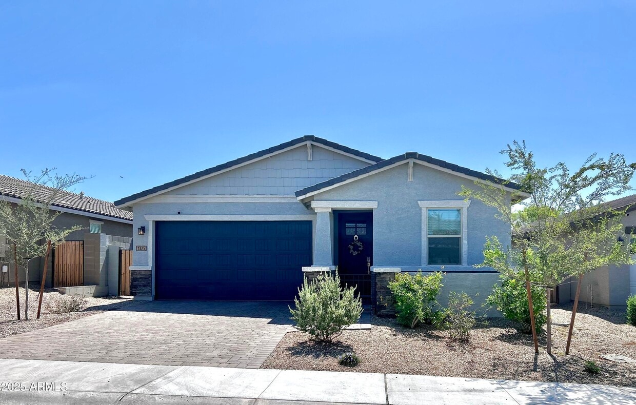 Primary Photo - 1325 S 223rd Dr
