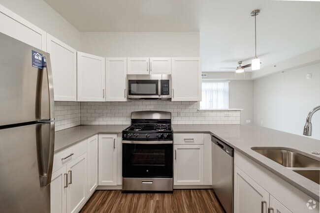 1BR, 1BA - 741SF - Kitchen - Stoney Pointe Apartment Homes