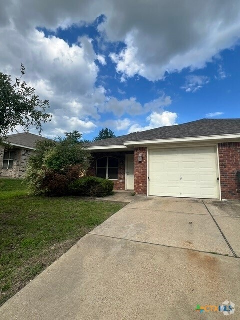 Building Photo - 607 Olaf Dr