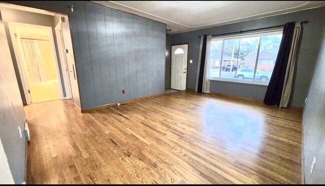 Building Photo - 29543 Eiffel Ave