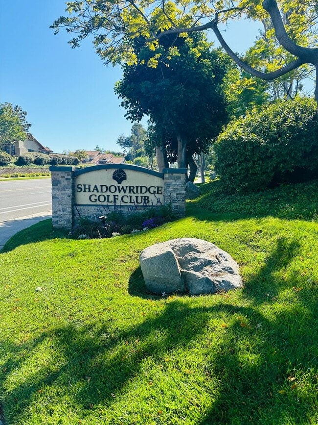 Foto del edificio - 3 bed single story home for rent  in  Shadowridge Community on the Greens