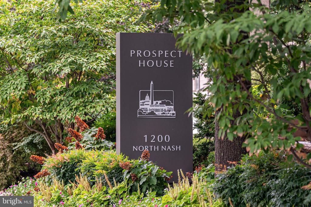 Foto principal - 1200 N Nash St