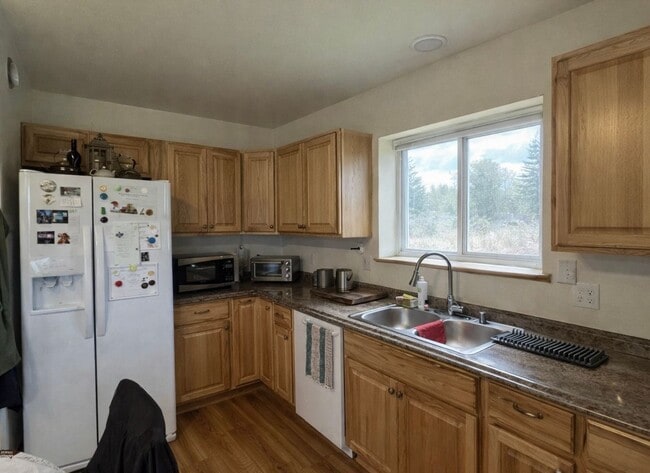 Building Photo - NINILCHIK LIVING W/BREATHTAKING VIEWS