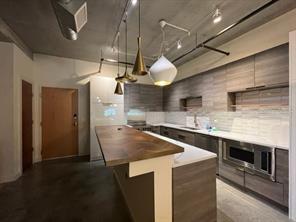 Foto del edificio - 1212 E Whiting St