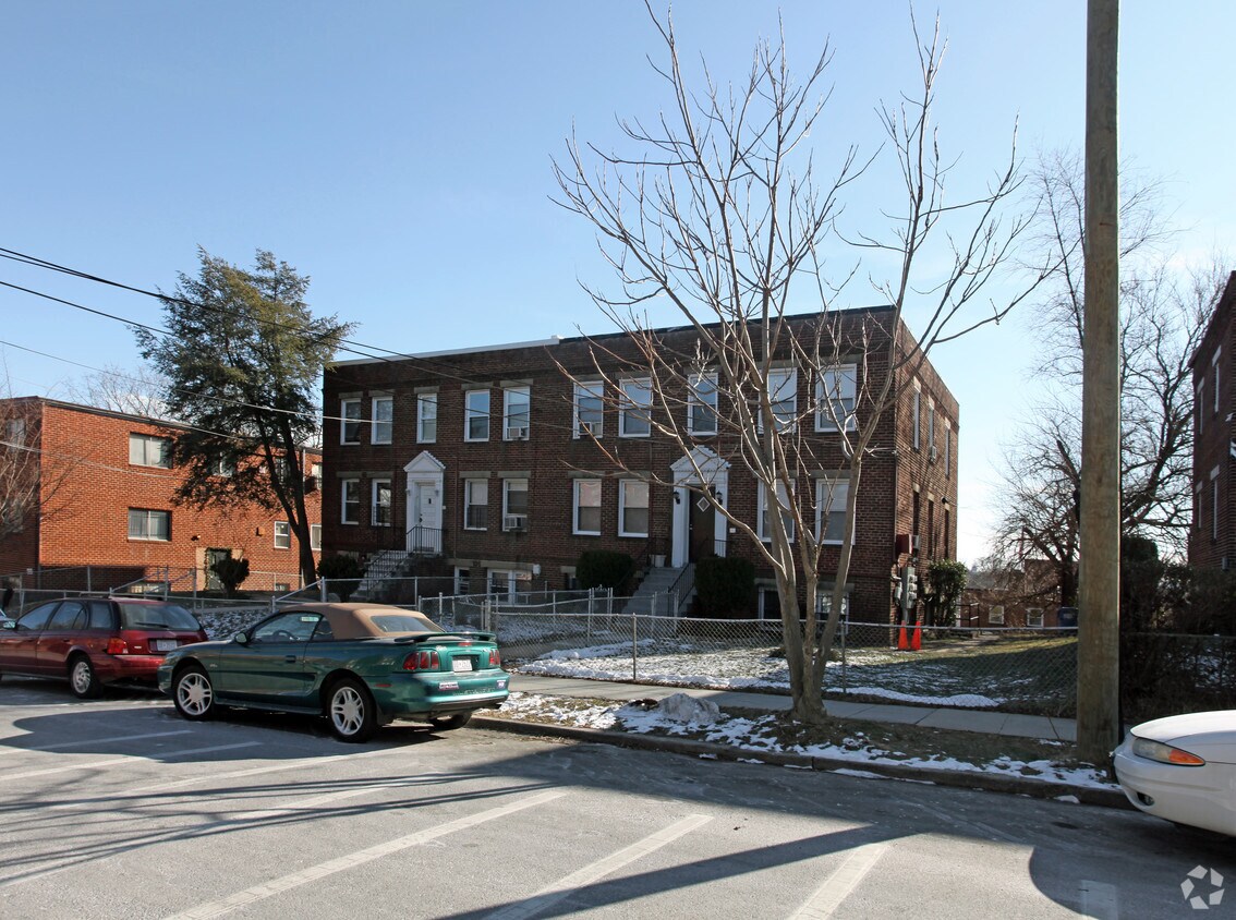 431 Brandywine St SE, Washington, DC 20032 Apartments in Washington