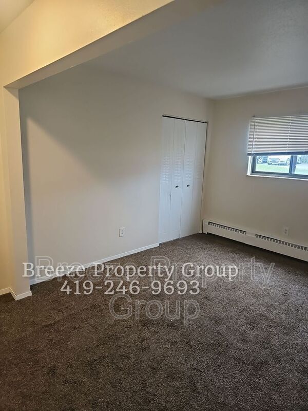 Building Photo - 4912 Douglas Rd