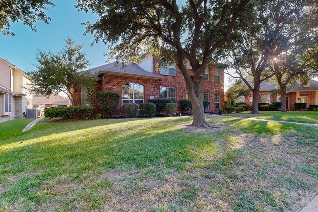 Building Photo - Spacious & Stylish Home in Quail Run-North...