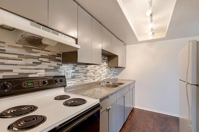 Photo - 809 N Dexter St Apartment